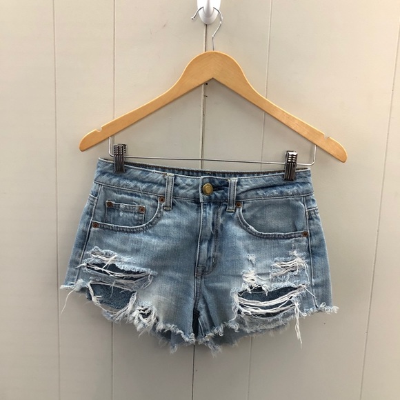 AMERICAN EAGLE l Size 0 l Short Short Hi-Rise Damaged Denim Shorts l FESTIVAL - Picture 6 of 9